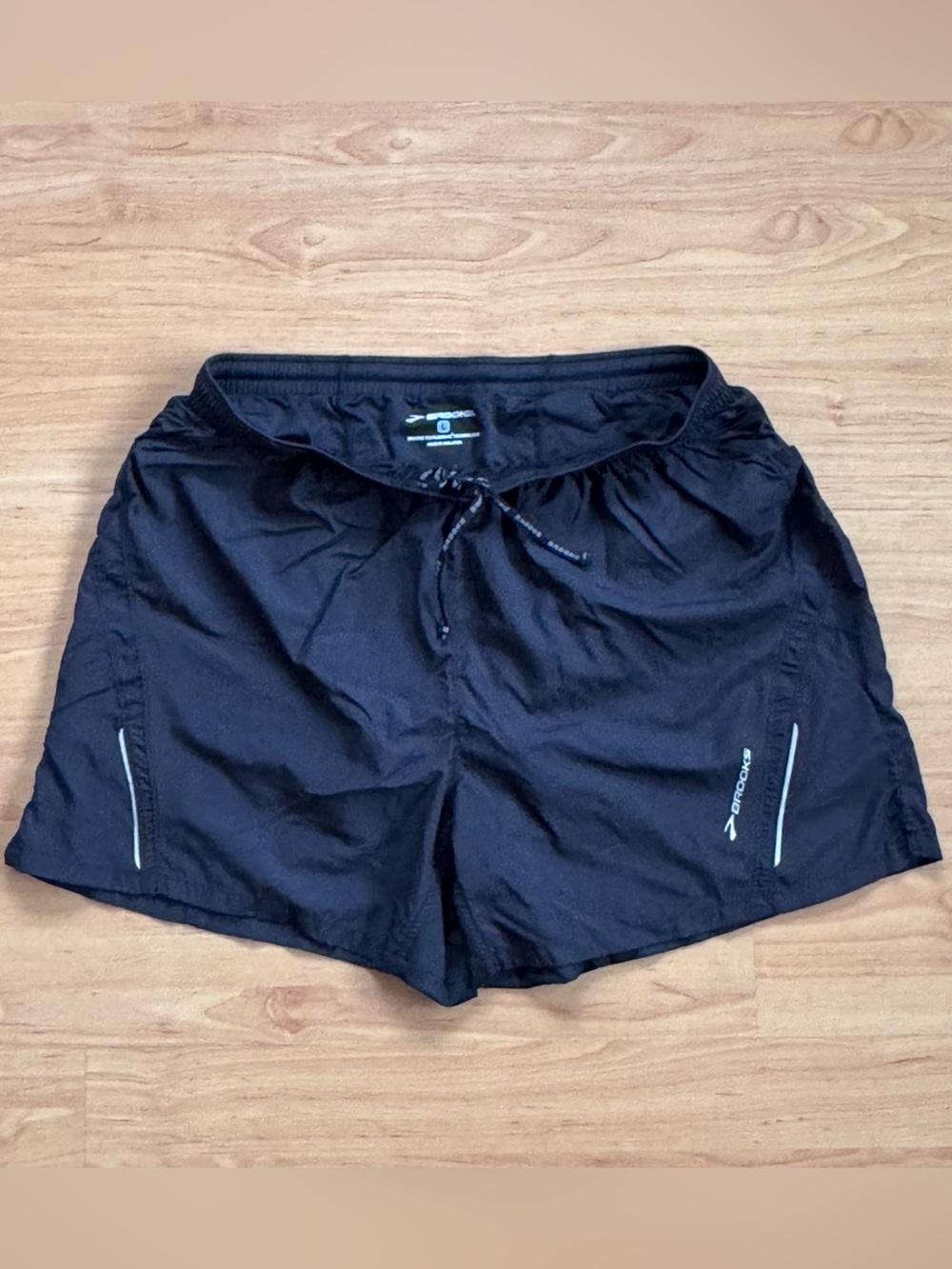 Brooks Equilibrium 5” Black Running Shorts Reflective Lines Velcro Pockets Large